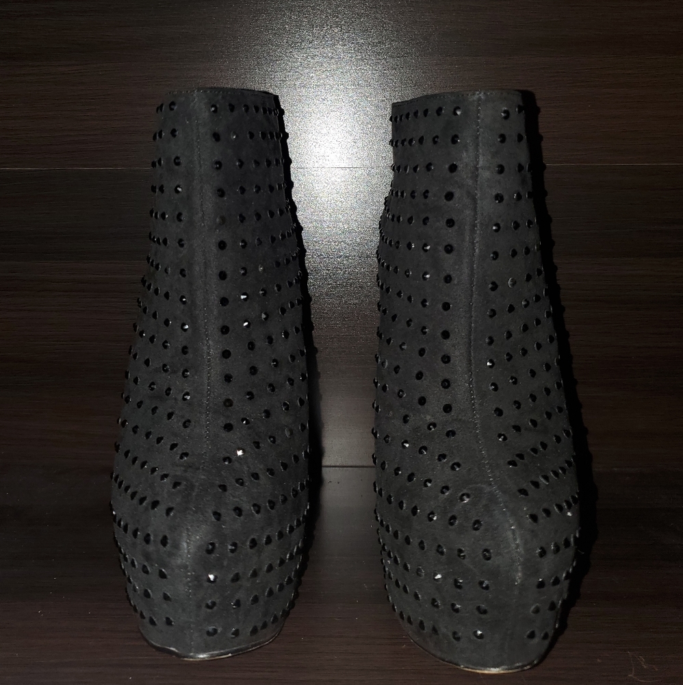 Black ankle booties w/ hidden platform & back zip